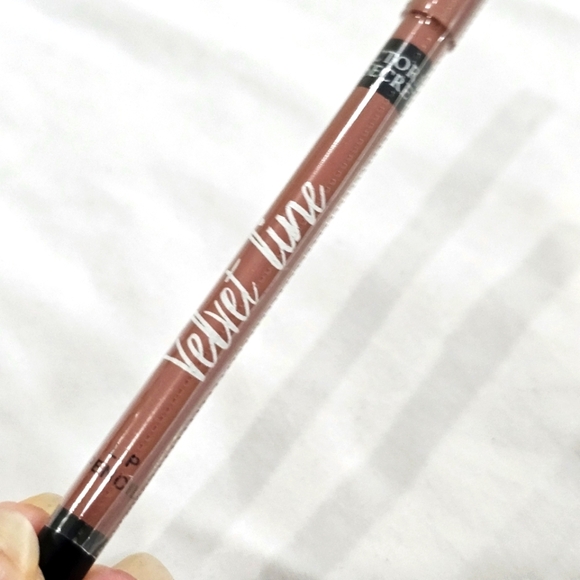 ♡Victoria's Secret Lip Liner | Velvet Line | Sold Out Items - 4 Colors Available - Picture 8 of 17